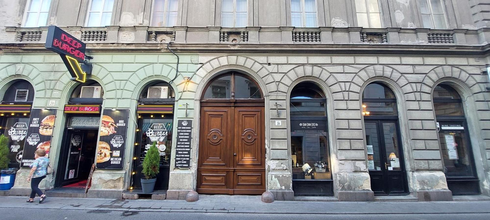 Classical Budapest Apartment In The Old Pest Exterior photo